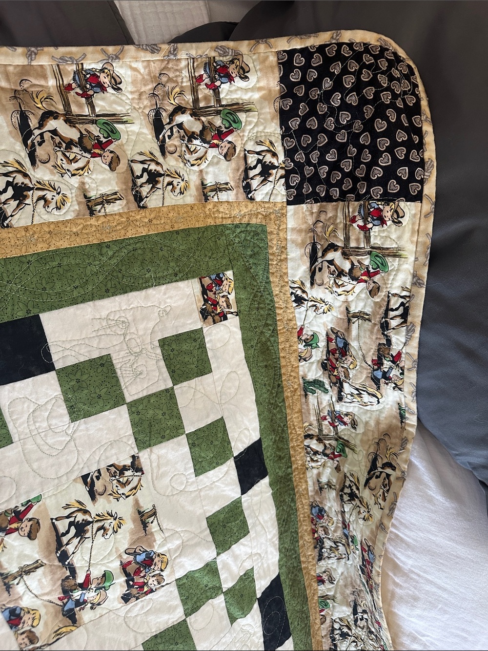 Green and White Western Patchwork Quilt with Cowboy Motif handmade - Picture 5 of 9